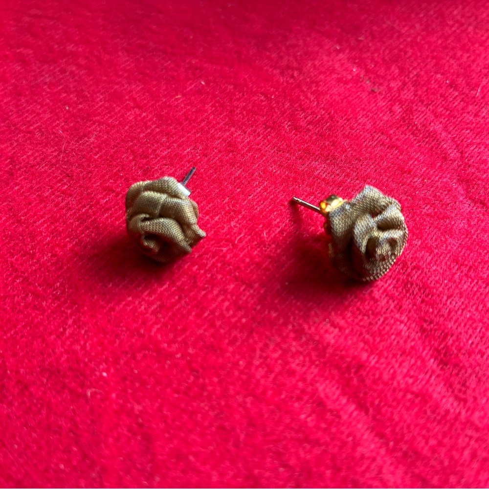Gold Mesh Rose Stud Earrings